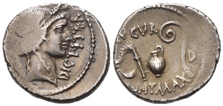 Julius Caesar, as Dictator (49-44 BC), Denarius, 46 BC; AR (3,76 g; 18,6 mm; 11 h)