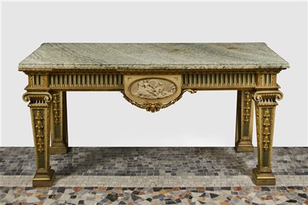 Coppia di tavoli da parete in legno intagliato, dipinto e dorato con fascia sca