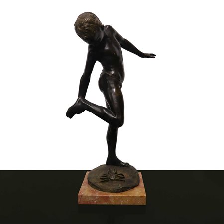 Annibale  De Lotto (San Vito di Cadore 1877-Venezia  1932)  - Ragazzo morso da un granchio su base in marmo, First half of the 20° secolo