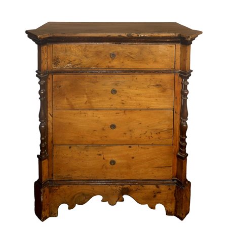 Piccolo cassettone  in legno di noce con 4 cassetti e colonne ai lati, Sicily 19° secolo