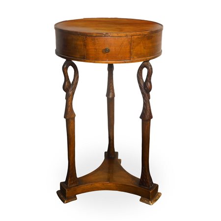 Tavolino rotondo Impero in legno di noce con piedi zoomofi e cassettino, 19° secolo