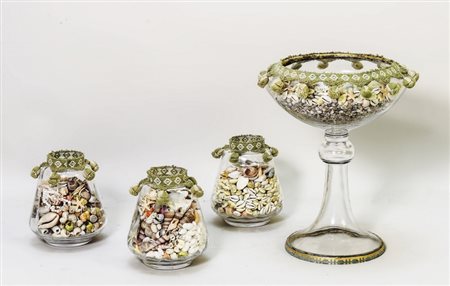 COLLEZIONE DI CONCHIGLIE - SHELL COLLECTION IN GLASS VASES contenuta in tre...