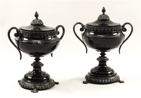 COPPIA DI VASI IN MARMO NERO - PAIR OF BLACK MARBLE JARS RILEGATI IN BRONZO...