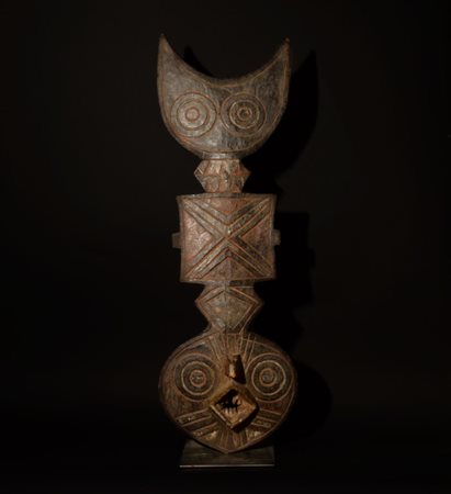 A fine African Nwantantay mask