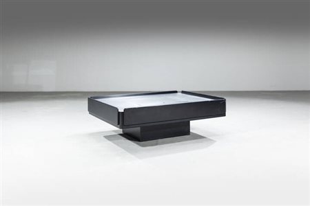 VICO MAGISTRETTI<BR>Tavolino contenitore mod. Caori