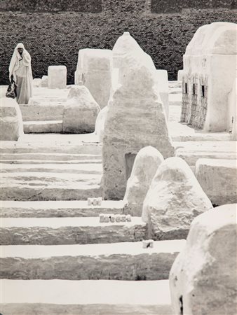 Fulvio Roiter (1926 - 2016)  - Cimetière de Kairouan, Tunisia, 1972