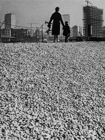 Ugo Mulas (1928 - 1973)  - Milano, Banlieu, 1970s