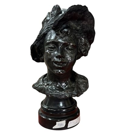 Scultura in terracotta su base in legno, periodo XIX/XX secolo raffigurante...