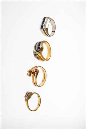 LOTTO DI QUATTRO ANELLI