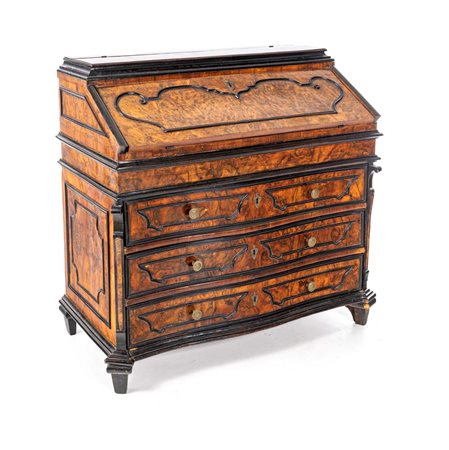 Cassettone a ribalta in radica di noce con cornici ebanizzate, Lombardia,...