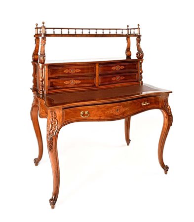 Scrittoio da centro con alzata con filettature ed intarsi, prima metà del XIX...