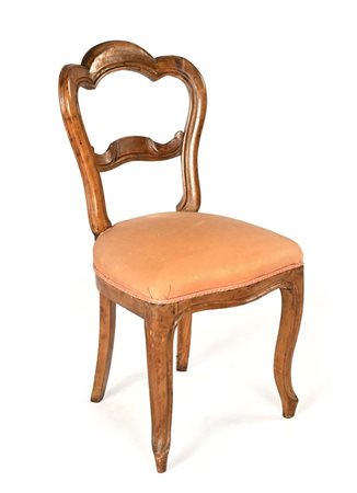 Sedia in noce con schienale a giorno e sedile imbottito schienale a giorno...