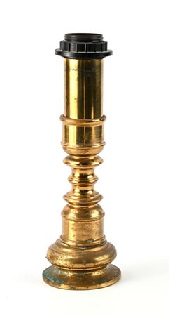 Lampada da tavolo in ottone con ventola paraluce altezza cm 24