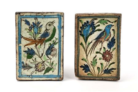 Coppia di formelle in terracotta policroma e invetriata, Persia, XVIII/XIX...