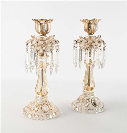 Coppia di girandoles in vetro con decorazioni dipinte in oro, Irlanda, XIX...