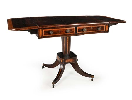 Breakfast table in mogano, Inghilterra, XIX secolo piano rettangolare con...