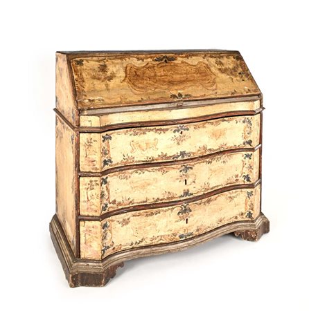 Cassettone a ribalta in legno laccato e dipinto, Veneto, XVIII secolo...