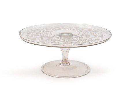 Alzata in vetro incolore con decorazione satinata basso sostegno su piede...