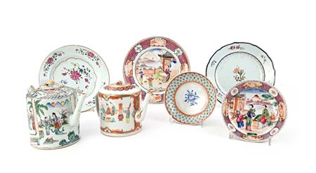 Lotto composto da sette porcellane, Cina Compagnia delle Indie, XVIII secolo...