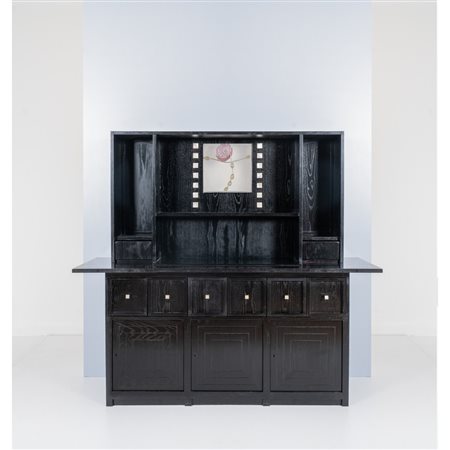 CHARLES RENNIE MACKINTOSH, Credenza modello “D.S.5”