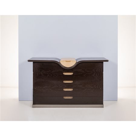 VITTORIO VARO, Cassettone