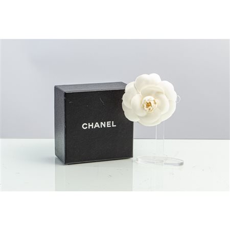 CHANEL, Spilla camelia