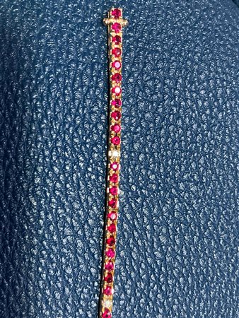 Bracciale in oro rosa con rubini blu