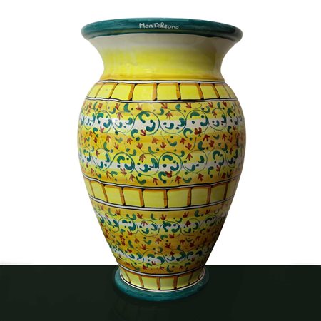 Monteleone Bottega d'arte  Caltagirone - GRANDE VASO  IN MAIOLICA DI CALTAGIRONE DIPINTA POLICROMA A FIORI E FOGLIE SU BASE GIALLA