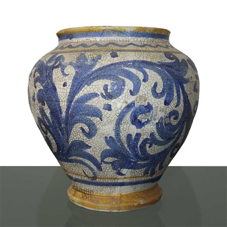 Vaso di Caltagirone fondo bianco disegni blu, Metà 20° secolo