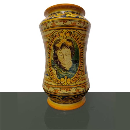 Riccardo  Varsallona ceramiche (Caltagirone)  - Vaso in ceramica policroma di Caltagirone con medaglione centrale con figura femminile, 20° secolo