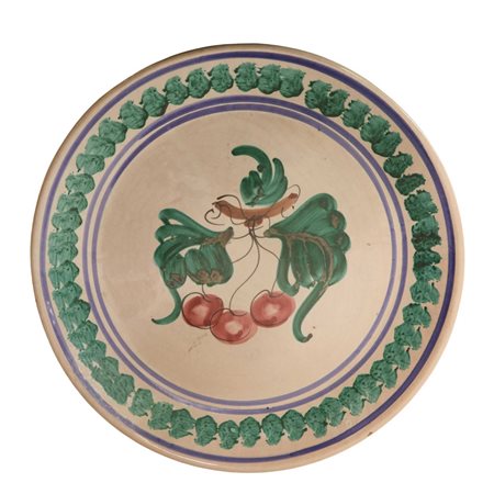 Grande piatto decorativo in ceramica di Caltagirone raffigurante ciliegie