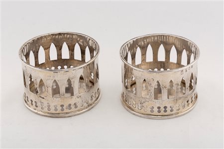 Coppia di sotto bottiglie, Hanau, early 20th century 