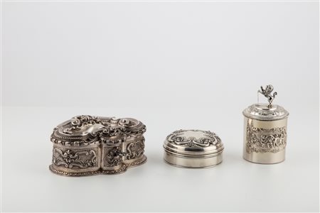 Gruppo di tre oggetti, Port, 20th century