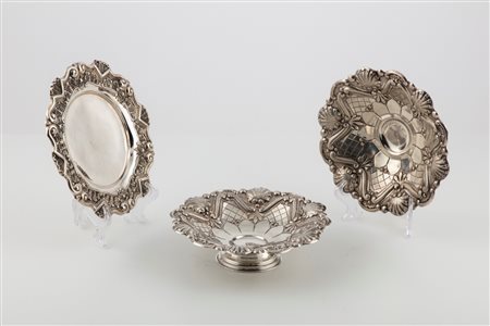 Coppia di alzate e piatto, Portugal, 20th century