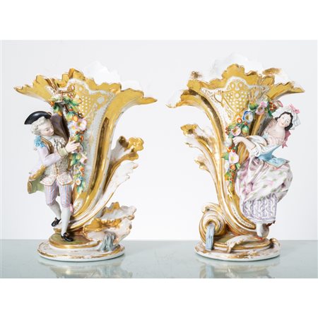 MANIFATTURA FRANCESE DEL XIX SECOLO, Coppia di vasi