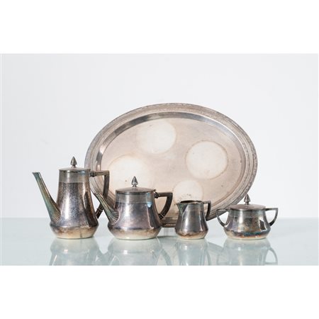 MANIFATTURA ITALIANA DEI PRIMI DEL '900, Servizio