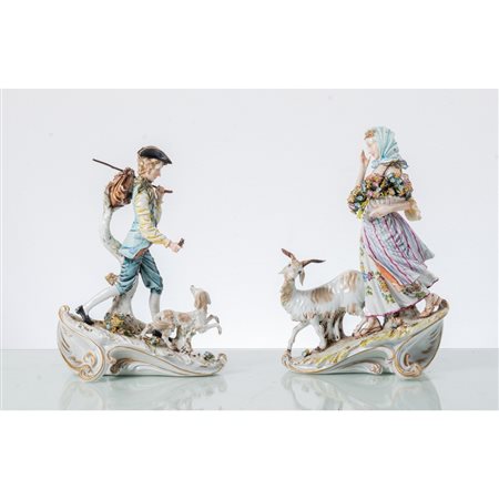 COPPIA DI SCULTURE in porcellana