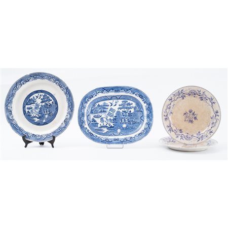 MANIFATTURA INGLESE DEL XIX/XX SECOLO, Quattro piatti