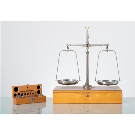 MANIFATTUA ITALIANA DEL XX SECOLO, Bilancia