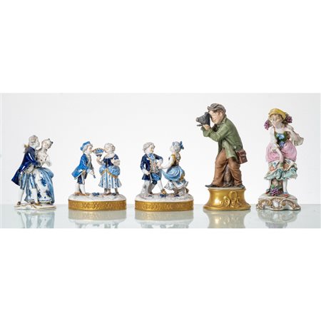 CAPODIMONTE, Tre gruppi e due sculture