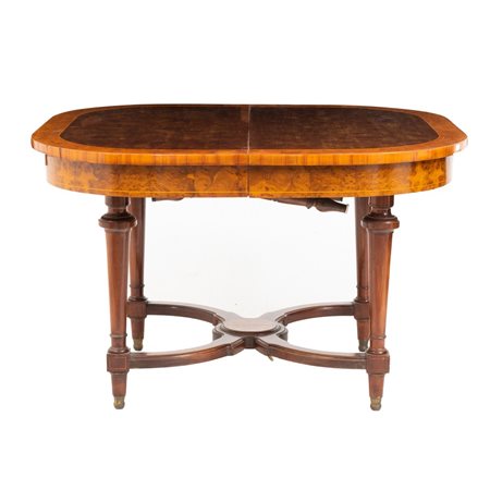 MANIFATTURA FRANCESE FINE DEL XIX SECOLO, Tavolo e 4 sedie