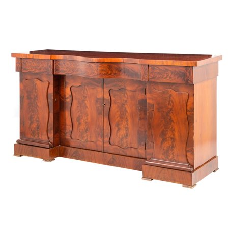 MANIFATTURA INGLESE DEL XX SECOLO, Credenza