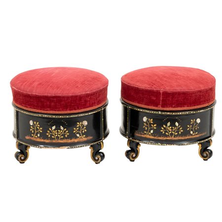 MANIFATTURA SICILIANA DEI PRIMI DEL' 900, Coppia di pouff