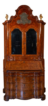 Veneto (Metà del XVIII secolo)
Bureau Trumeau con specchio con decoro floreale