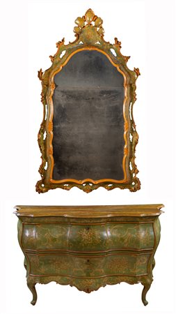 Veneto (Metà del XVIII secolo)
Cassettone e specchiera, piano in finto marmo e tema floreale