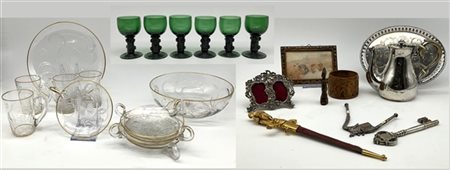 Cartone contenente parte di servizi per la tavola in vetro ed altri oggetti di