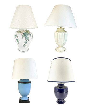 Lotto composto da quattro lampade d'appoggio in ceramica di decoro e colori dif