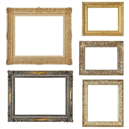 Lotto di cinque cornici di fatture, epoche e dimensioni differenti (cm max 72x9