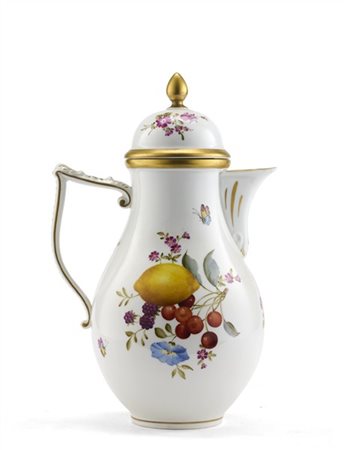 Manifattura di Meissen, secolo XIX. Caffettiera piriforme in porcellana policro