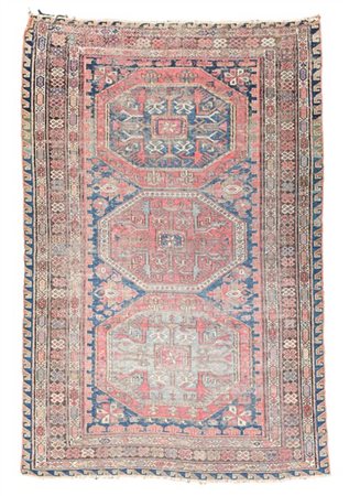 Tappeto Sumak, Caucaso, fine secolo XIX. Decoro con tre medaglioni ottagonali p